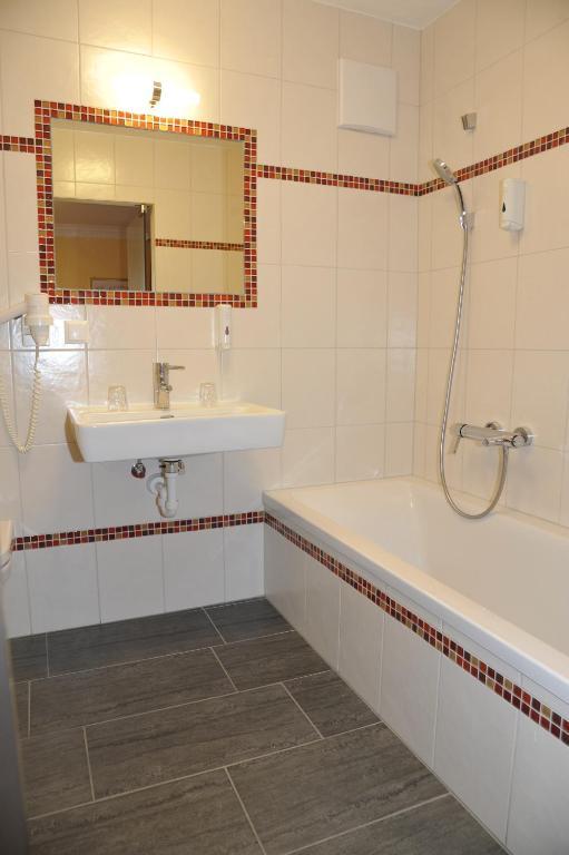Hotel Gasthof Kamml Wals-Siezenheim Habitación foto